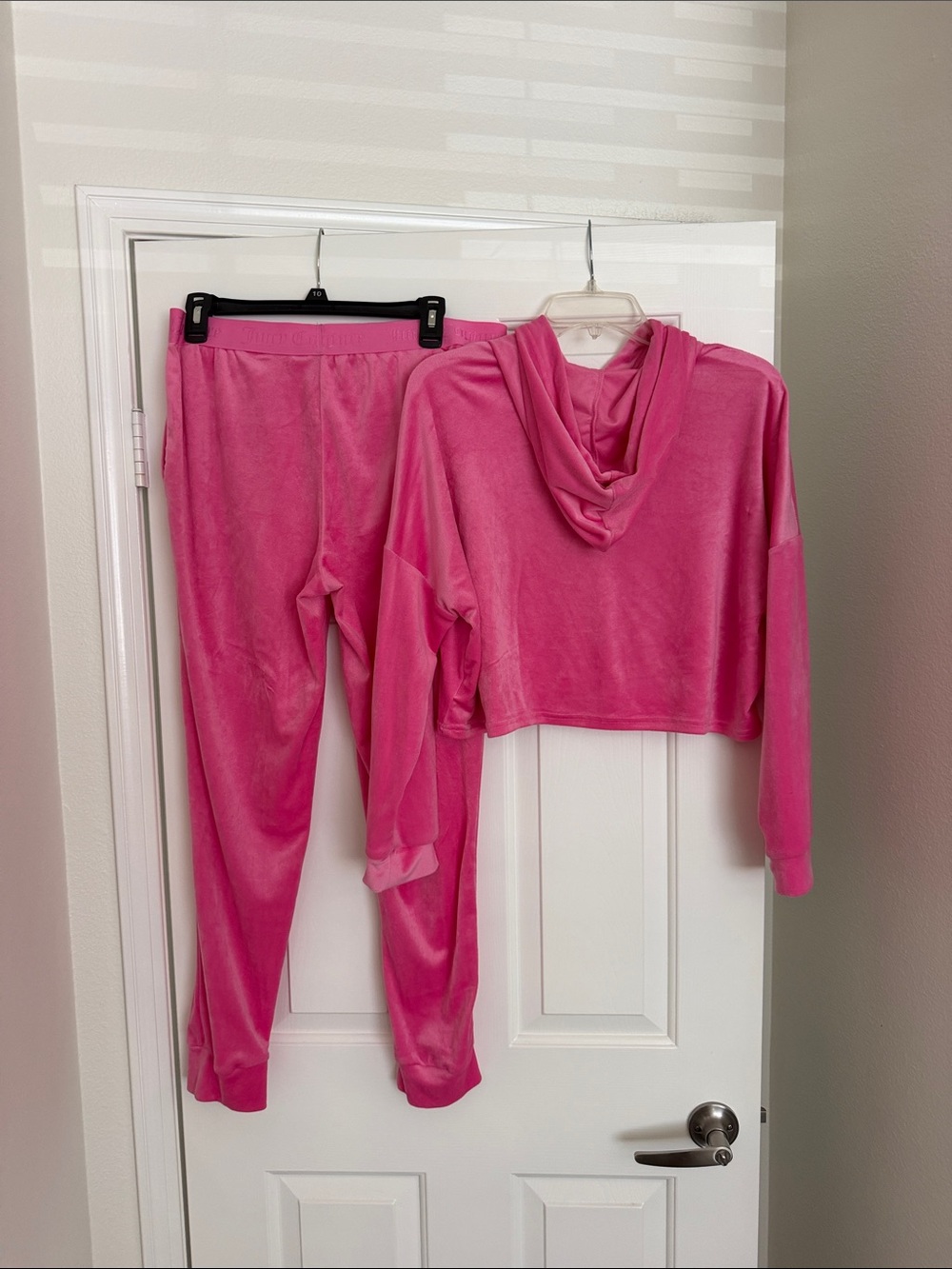 Juicy Couture Hot Pink Velour Hoodie & Joggers Set - Picture 2 of 9